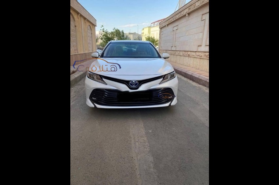 Camry Toyota أبيض