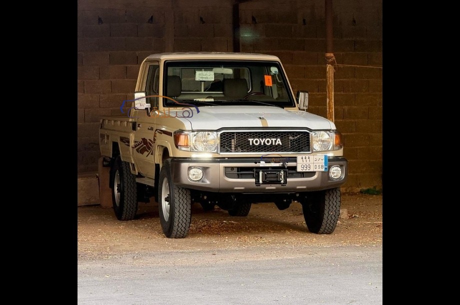 Land Cruiser Toyota Gold