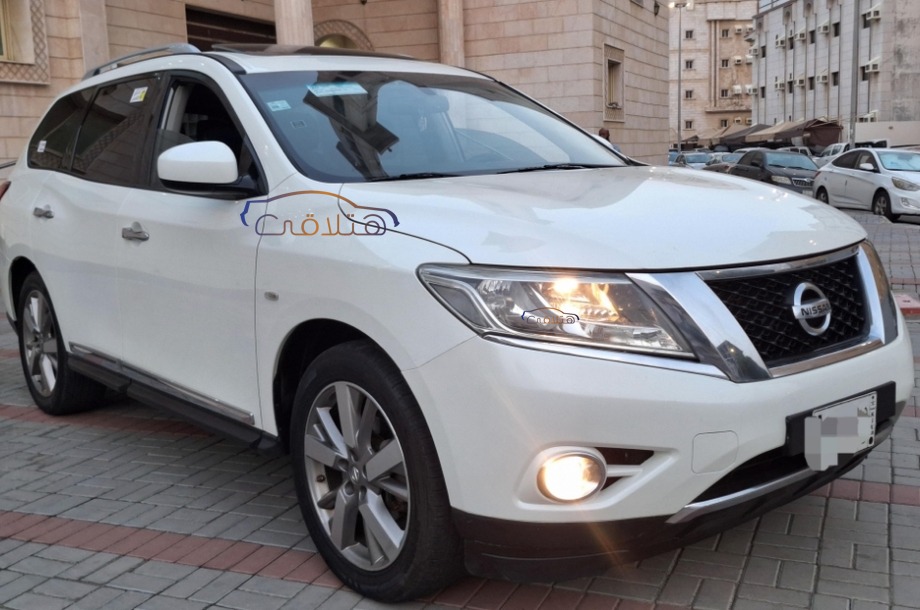 Pathfinder Nissan White