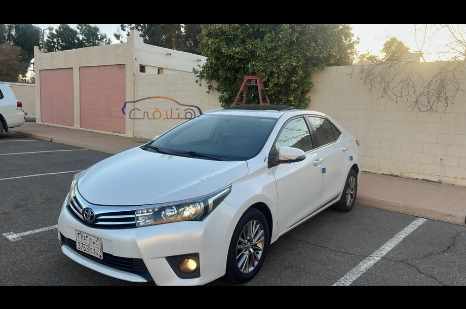 Camry Toyota White