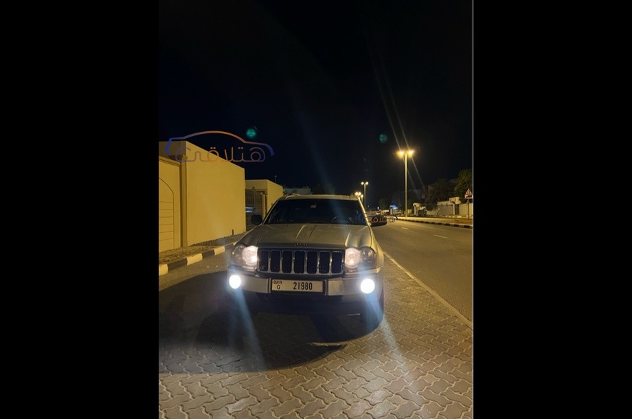 Grand Cherokee Jeep Silver