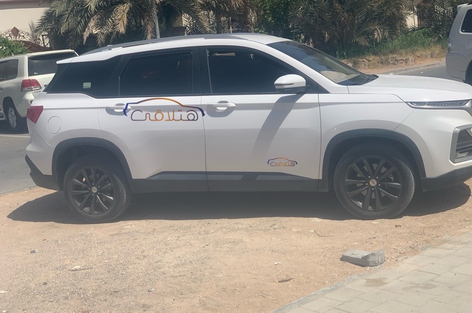 Captiva Chevrolet أبيض