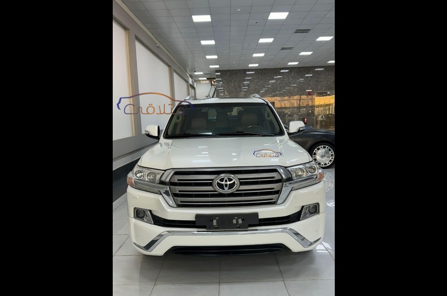 Land Cruiser Toyota White