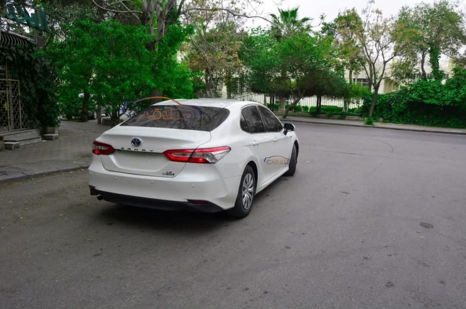 Camry Toyota أبيض