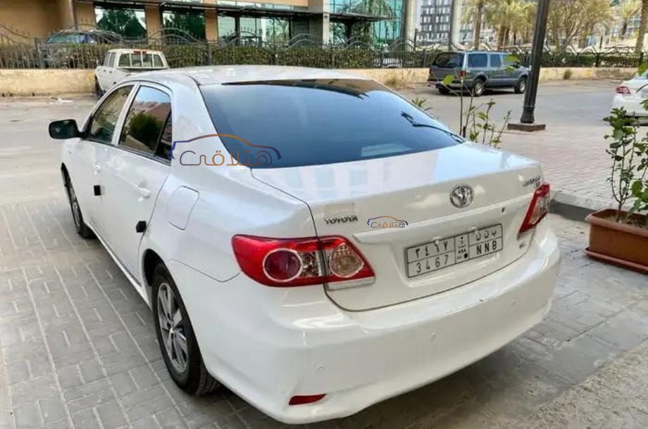 Corolla Toyota White