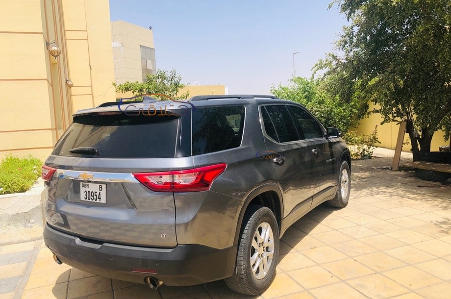 Traverse Chevrolet رمادي