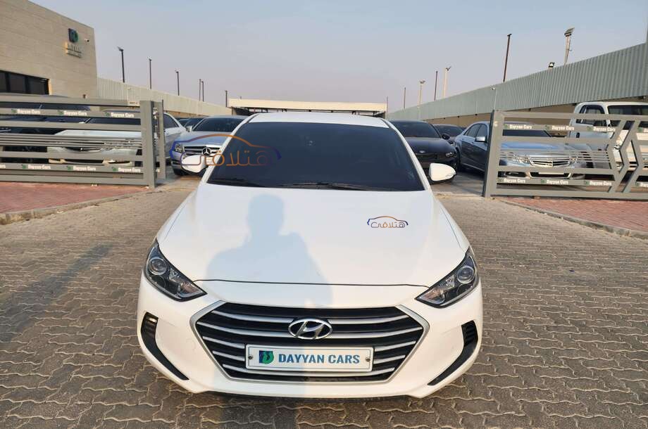 Avante Hyundai White