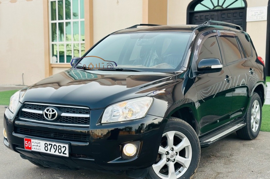 Rav 4 Toyota أسود