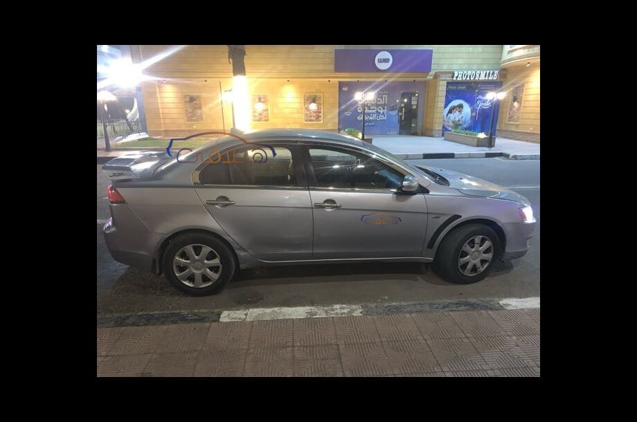 Lancer EX Shark Mitsubishi فضي