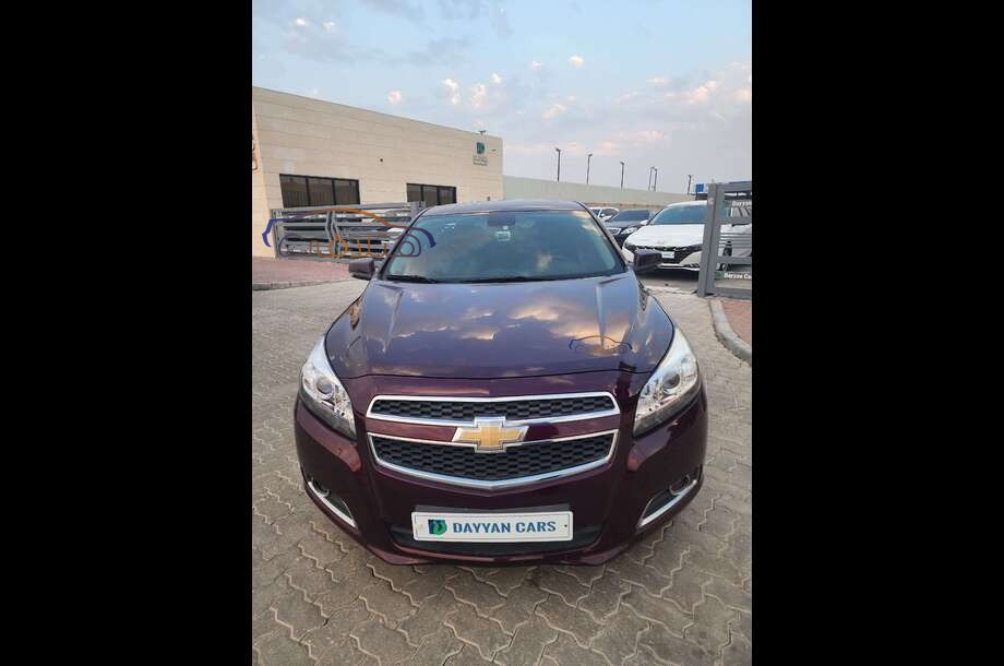 Malibu Chevrolet احمر