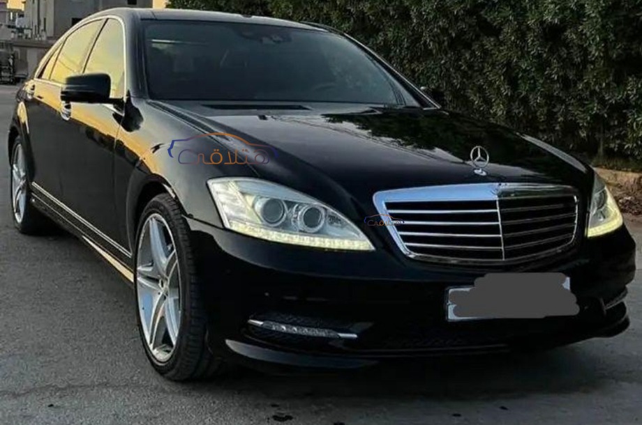 500 Mercedes أسود