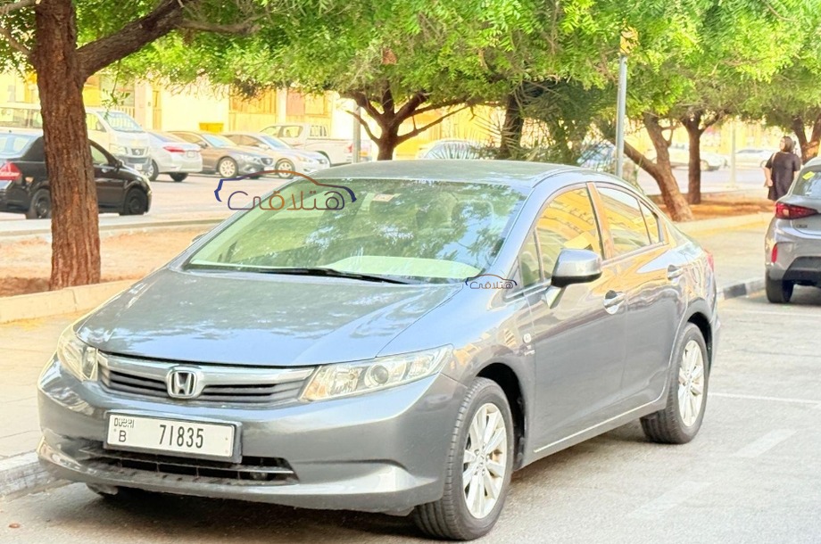 Civic Honda فضي