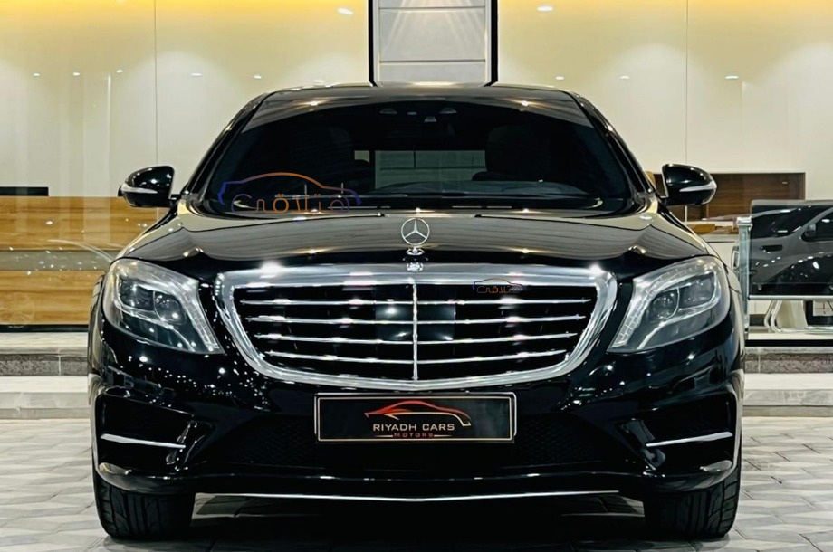S 400 Mercedes أسود