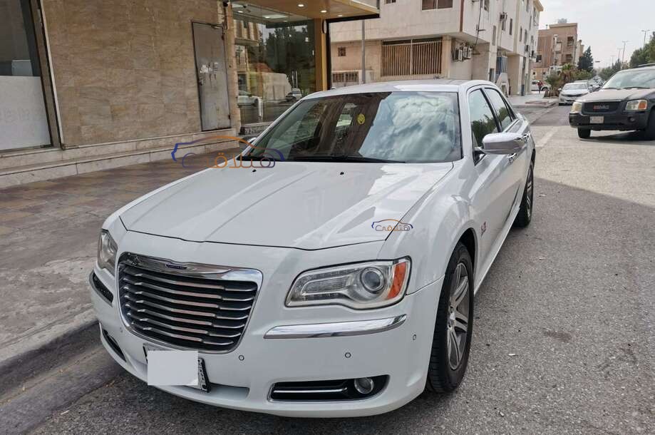 300 Chrysler White