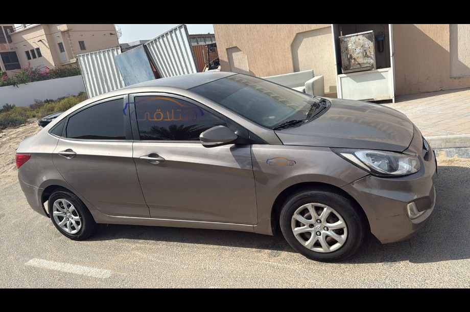 Accent Hyundai Bronze