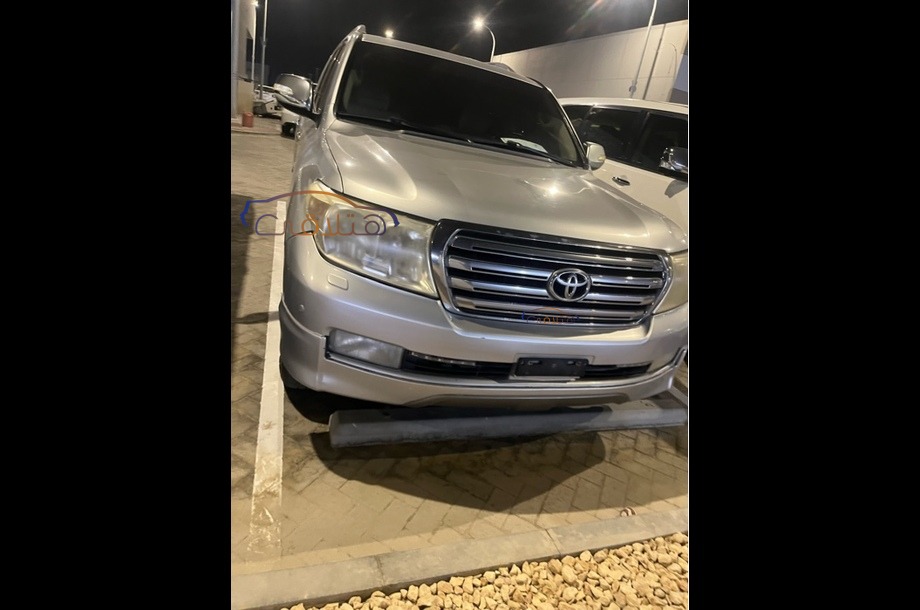 Land Cruiser Toyota Silver