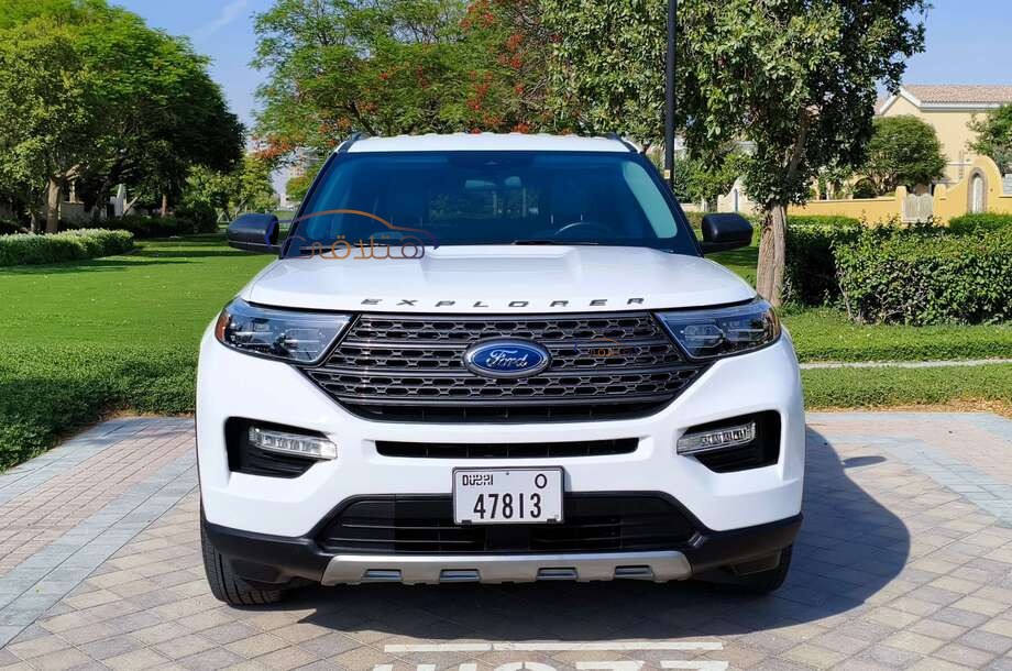 Explorer Ford أبيض