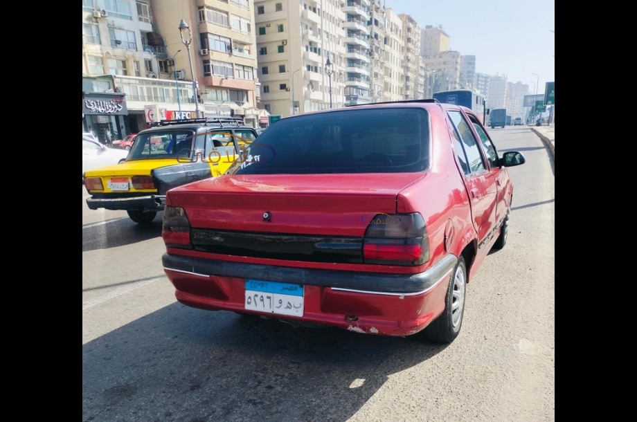 Rainbow Renault احمر