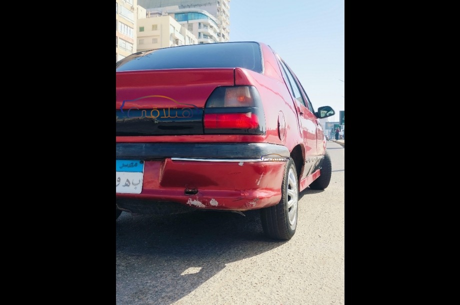 Rainbow Renault احمر