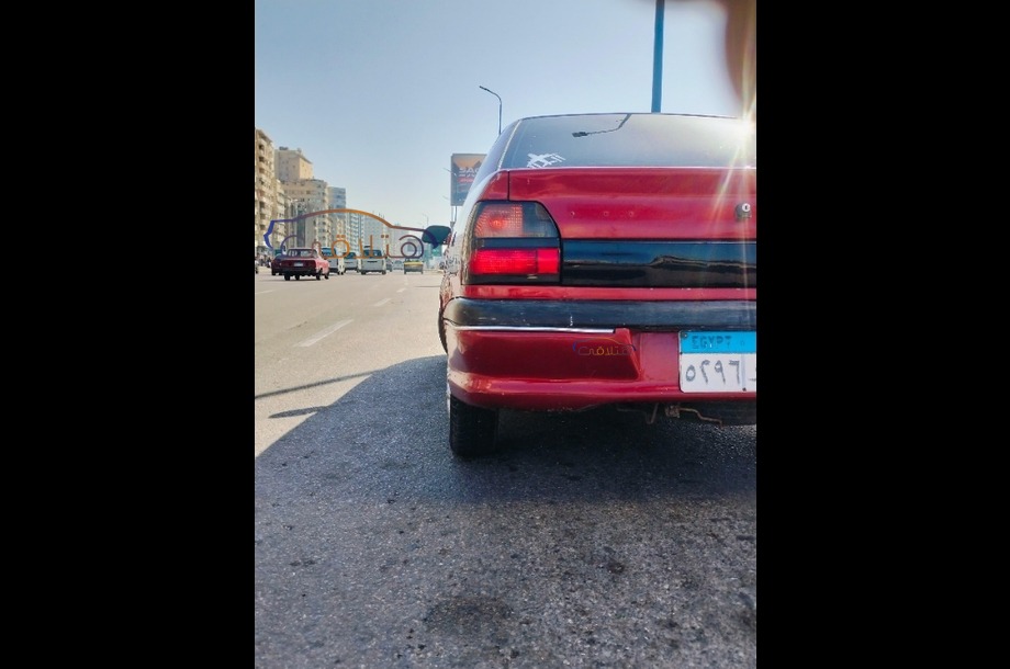 Rainbow Renault احمر