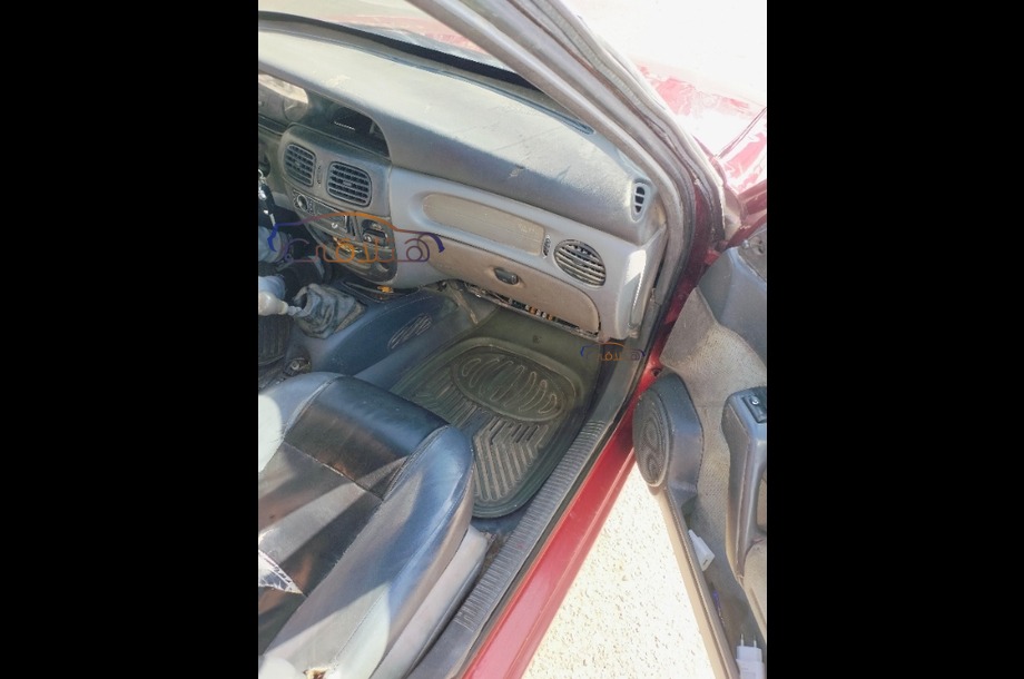 Rainbow Renault احمر