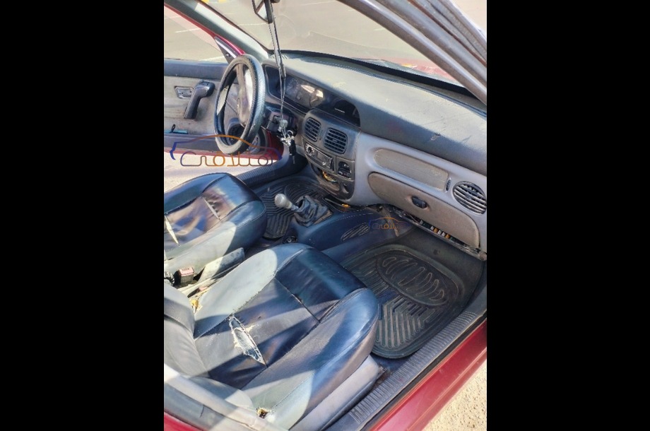 Rainbow Renault احمر