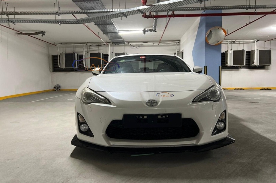 86 Toyota White