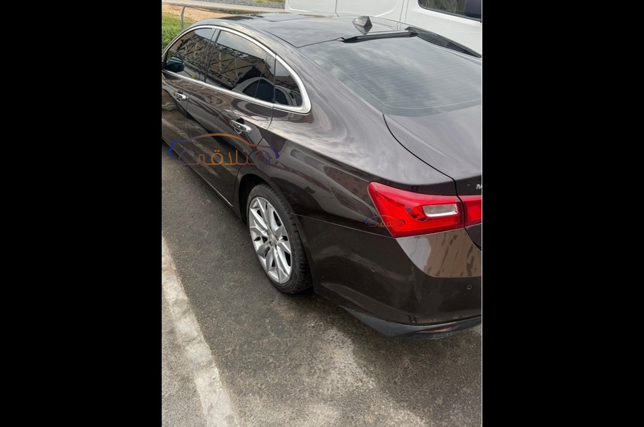 Malibu Chevrolet بني