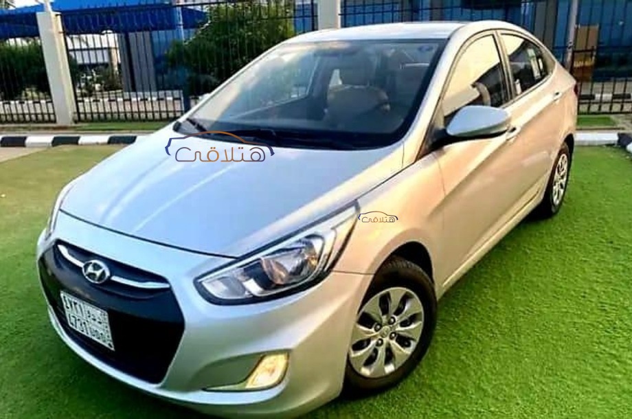Accent Hyundai 2018 Jeddah Silver 6969304 - Car for sale : Hatla2ee