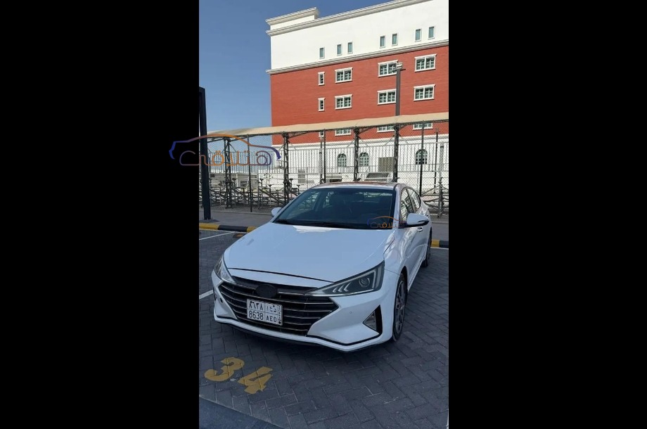 Elantra Hyundai White