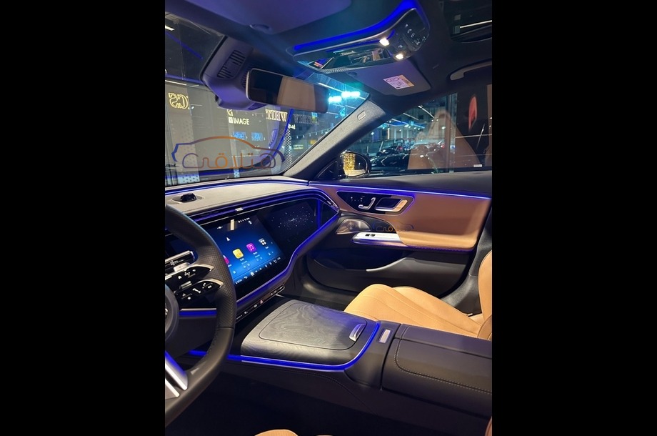 E 200 Mercedes أسود