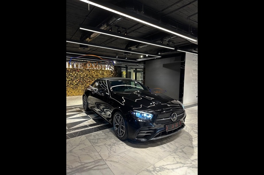 E 200 Mercedes أسود