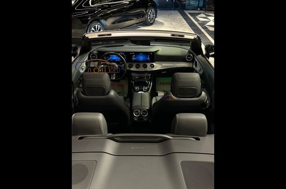 E 200 Mercedes أسود