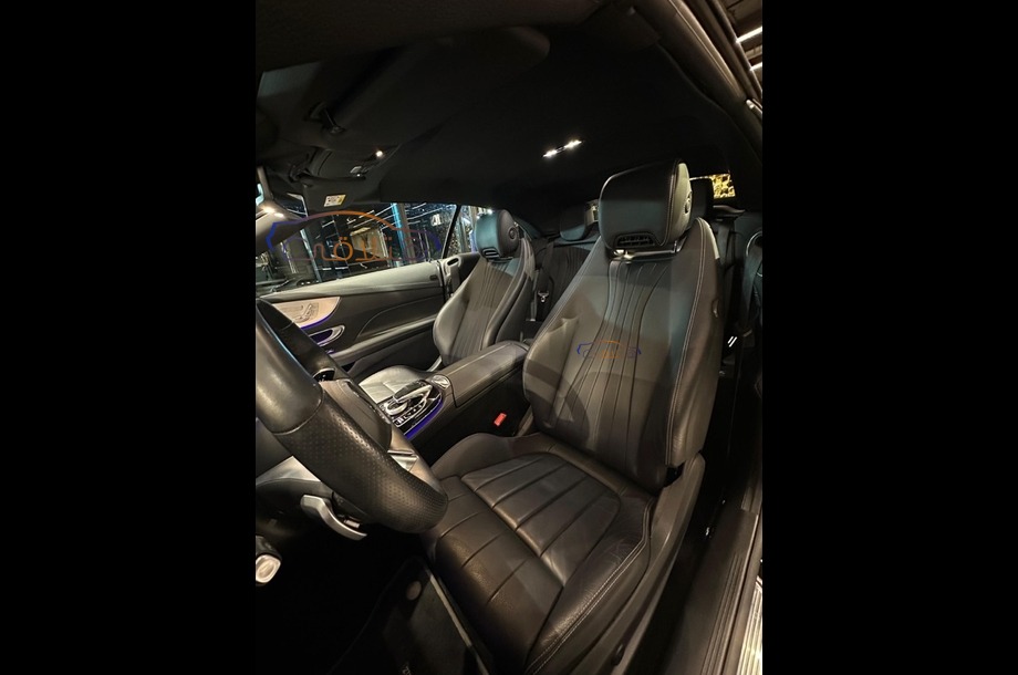 E 200 Mercedes أسود