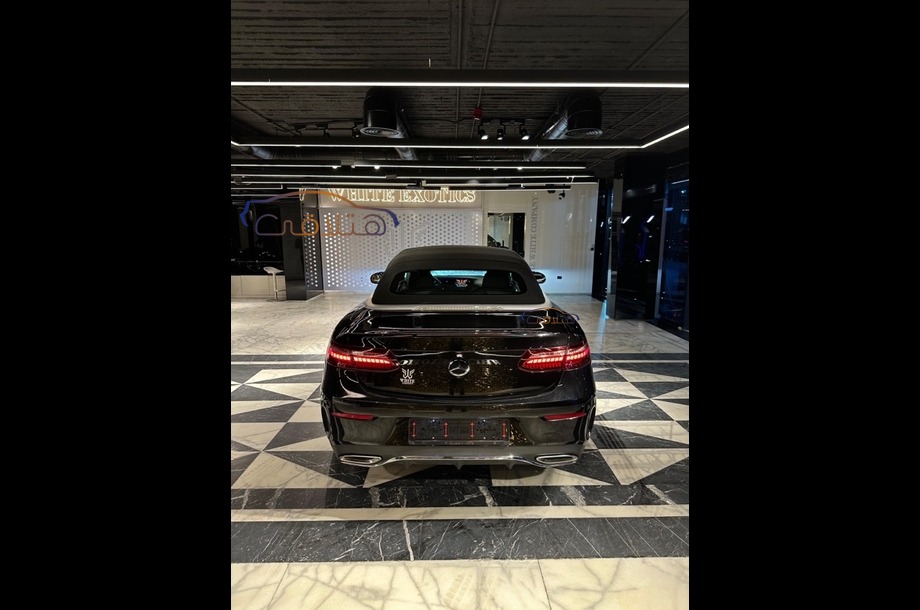 E 200 Mercedes أسود