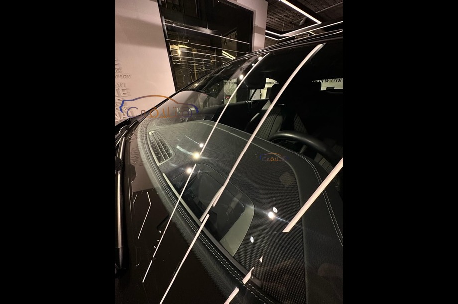 E 200 Mercedes أسود