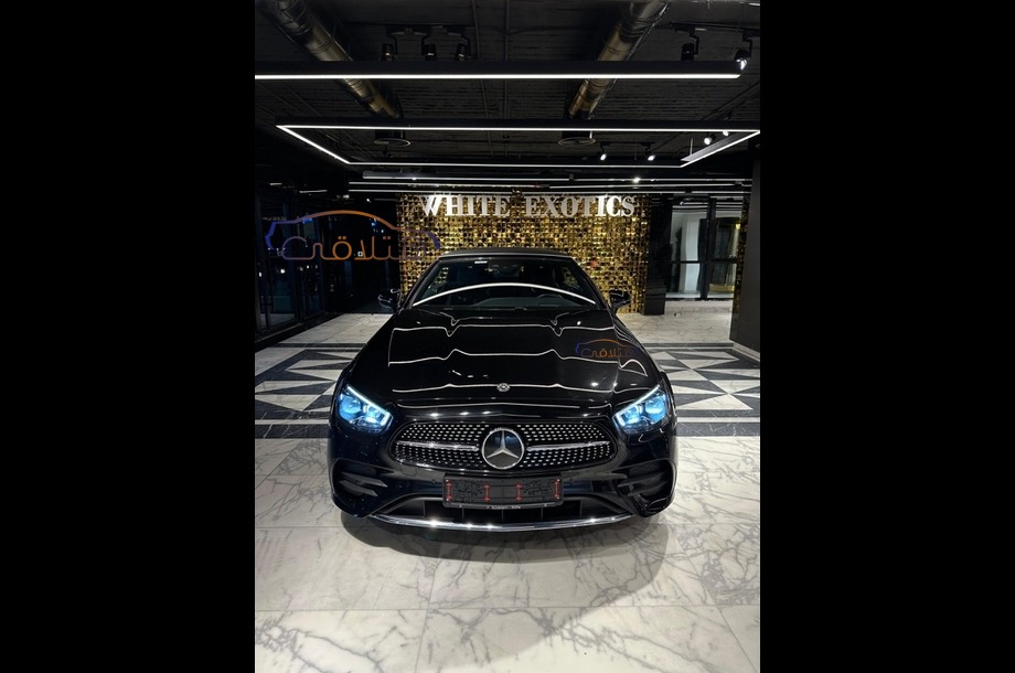 E 200 Mercedes أسود