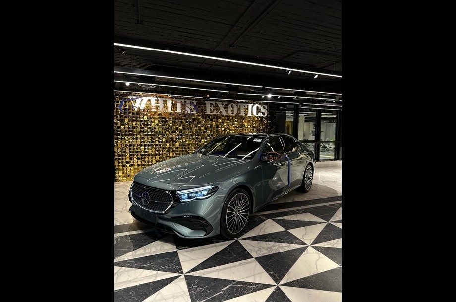 E 200 Mercedes أسود