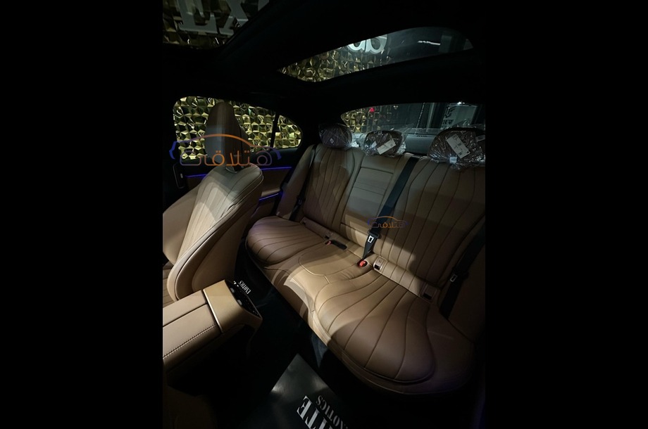 E 200 Mercedes أسود