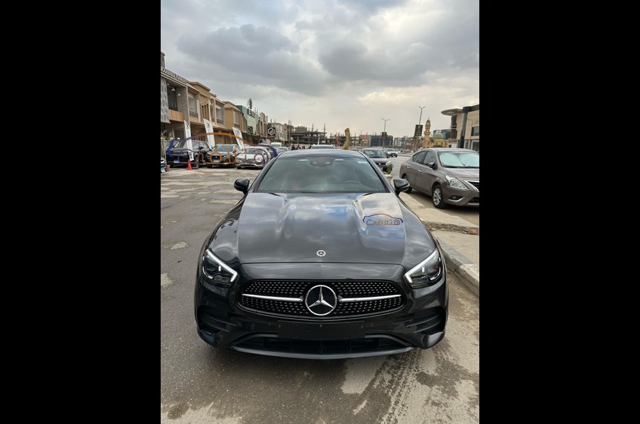 E 200 Mercedes أسود