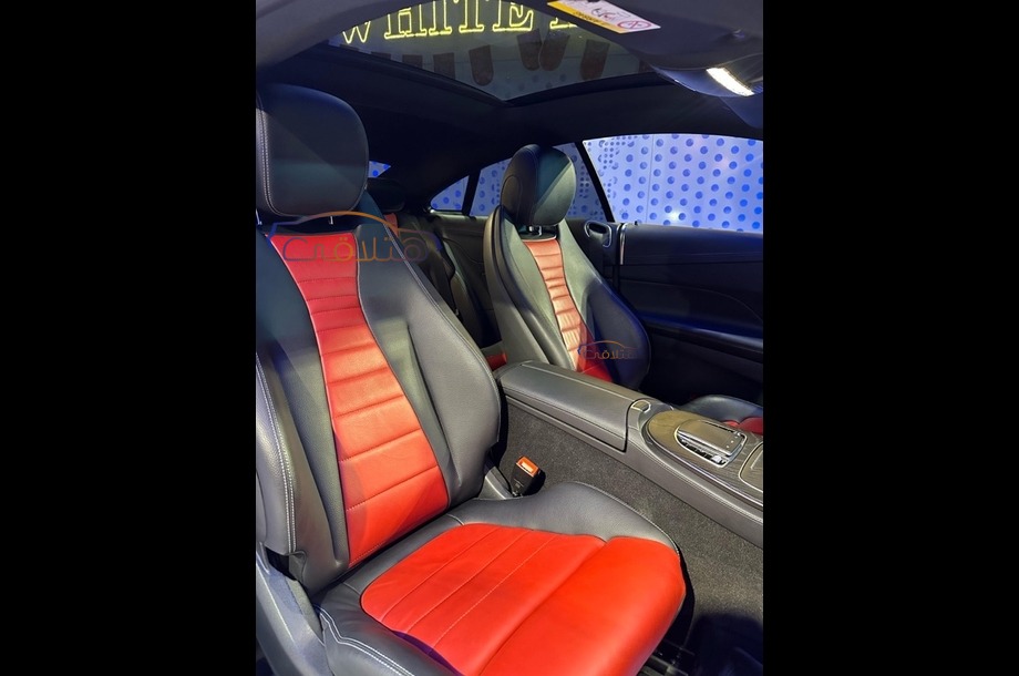 E 200 Mercedes أسود