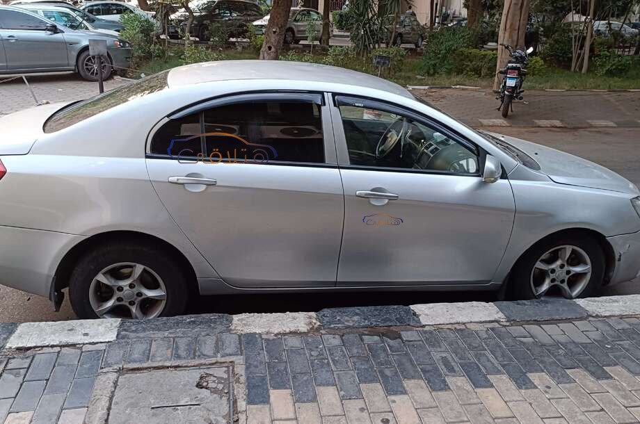 Emgrand 7 Geely فضي
