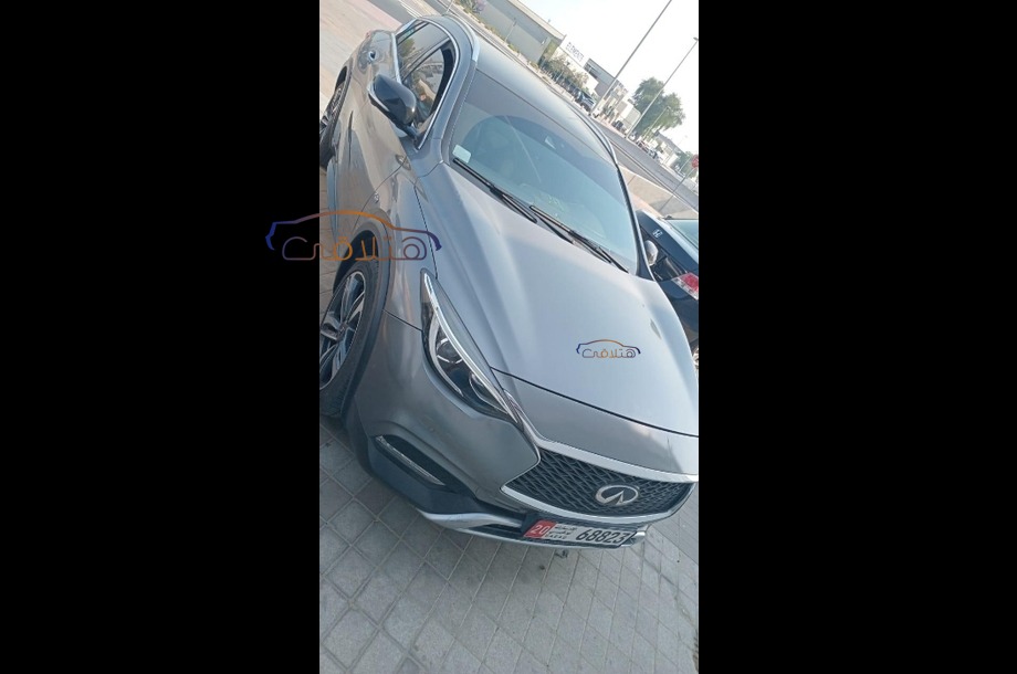 QX30 Infiniti فضي