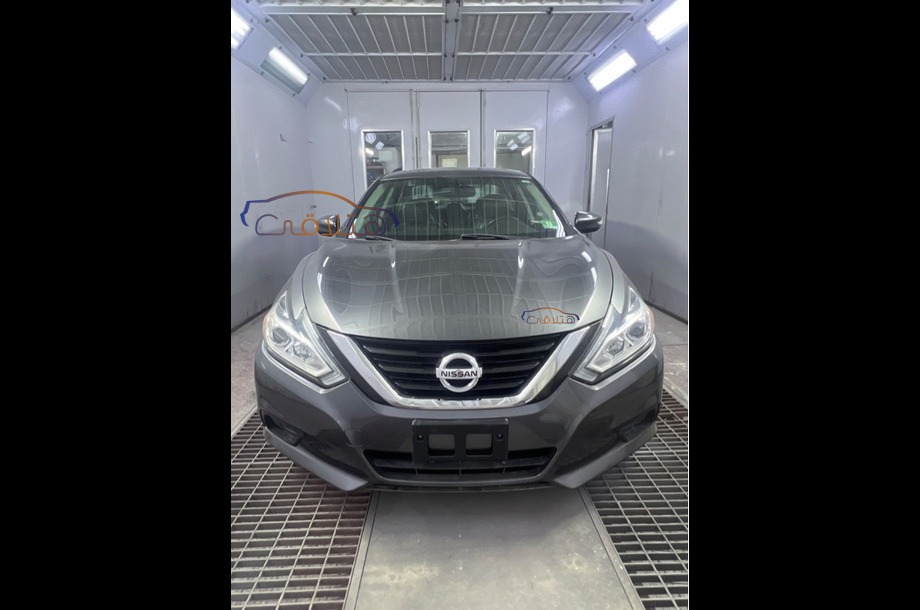 Altima Nissan Gray