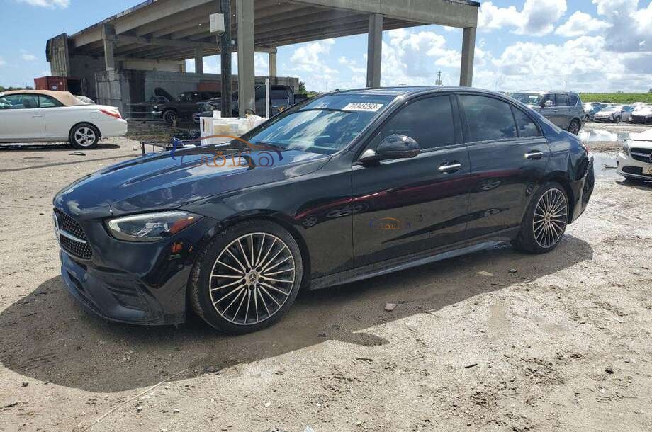 C 300 Mercedes أسود
