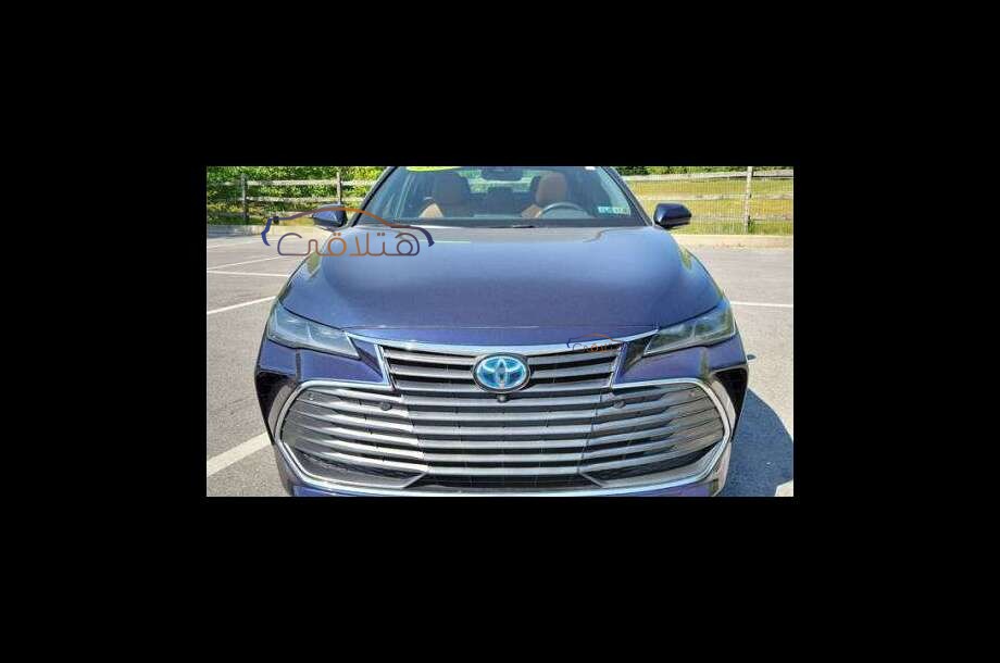 Avalon Toyota فضي