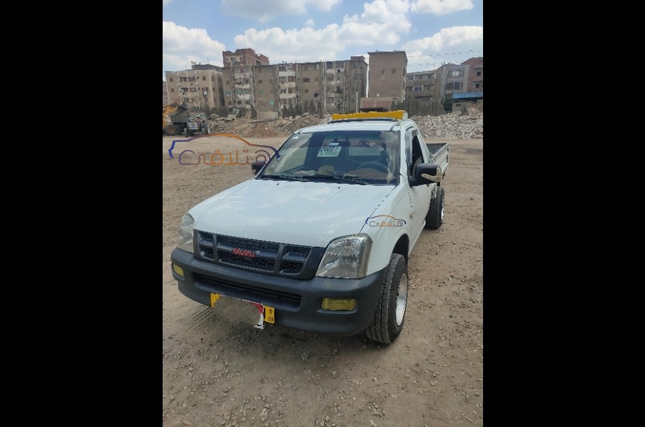 D max Isuzu أبيض