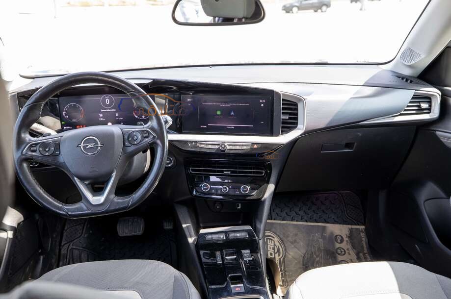 Mokka Opel فضي