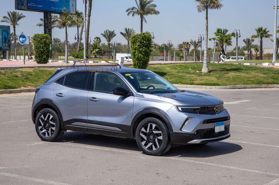 Mokka Opel فضي