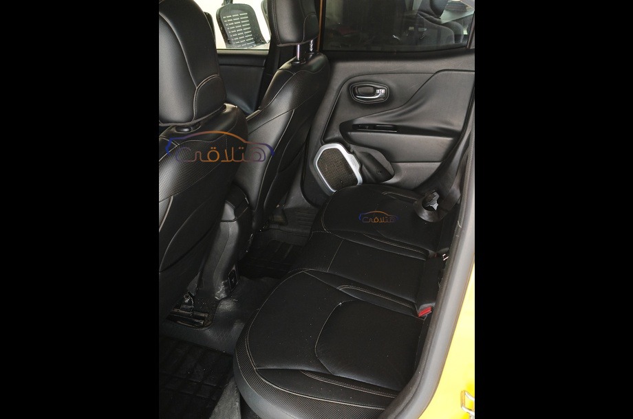 Renegade Jeep اصفر